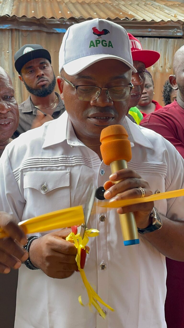 Mayor Ibekwe Commissions New Open Stalls at Nkwọ Market, Adazi-Enu, Says Greater Anaocha Vision Is Becoming Reality